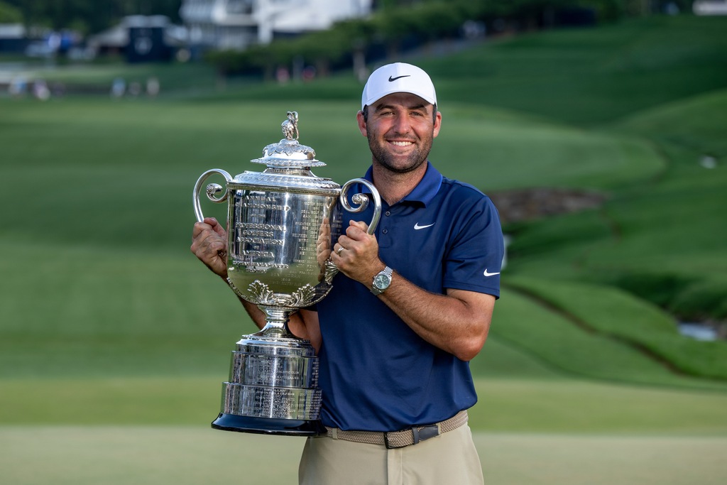 El No. 1 del mundo, Scottie Scheffler, se llevó su primer PGA Championship en 2025.